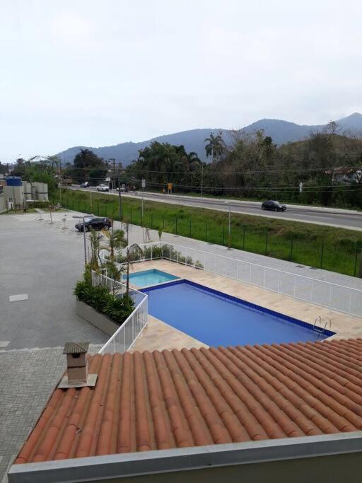 Apto Em Ubatuba Divisa Com A Praia De Itagua E Facil Acesso As Praias Fica Ao Lado Do Atacado Tenda Da Rodovia Rio Santos ภายนอก รูปภาพ